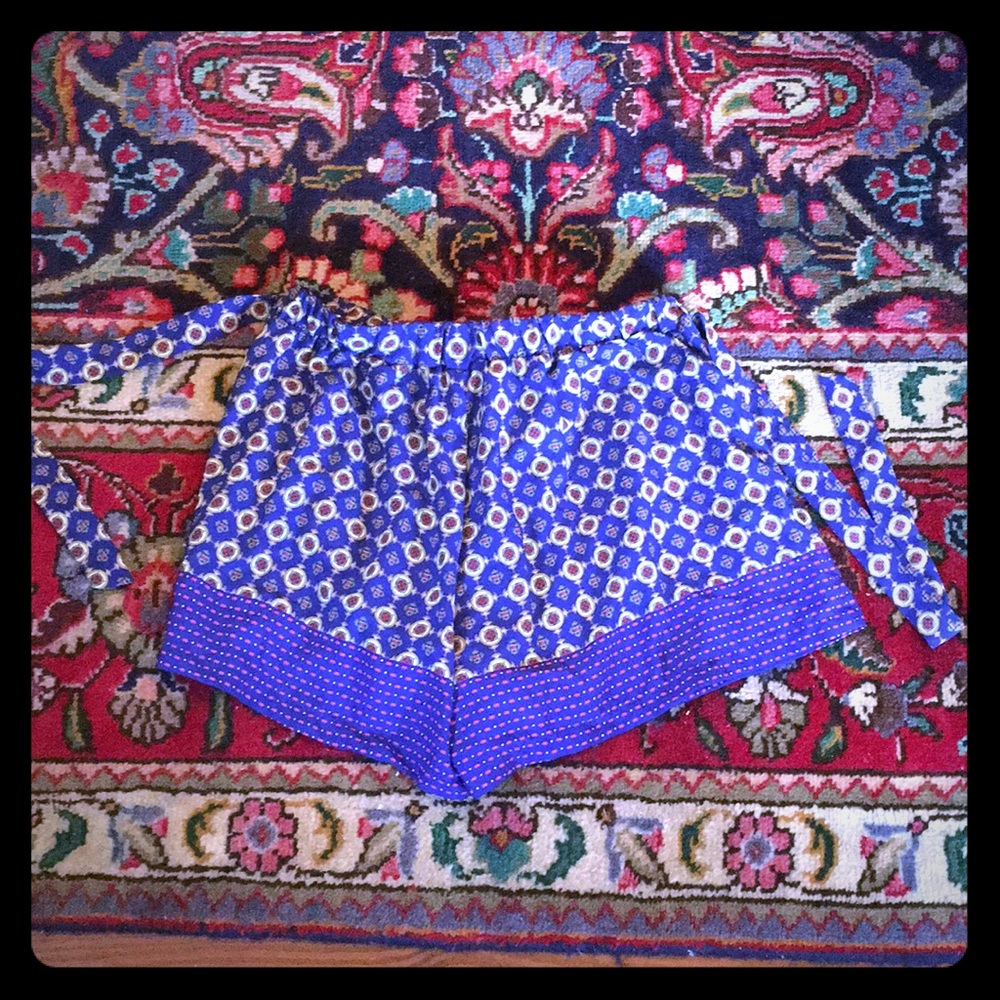 Patterned shorts blue